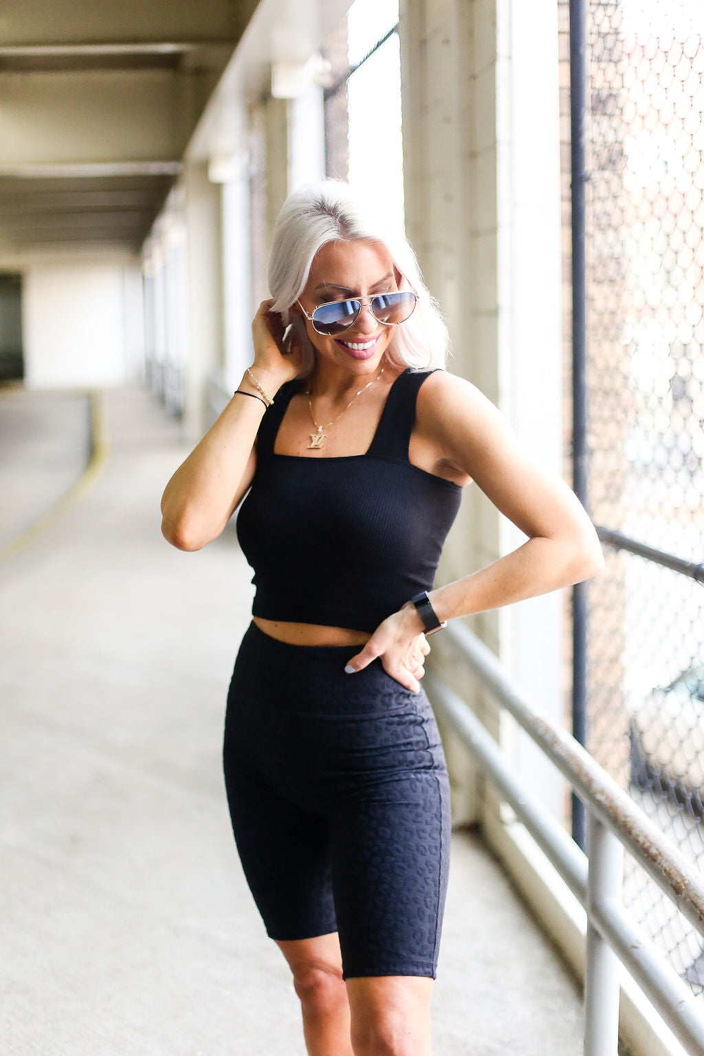 Black Thick Strap Ribbed Cropped Tank Top
