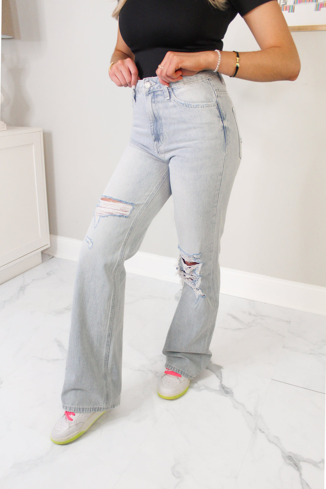 Leslie Wide Leg Distressed Jeans