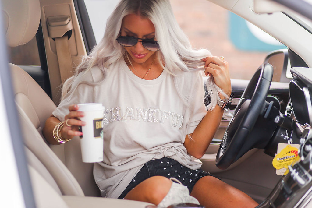 Thankful Pearl Letter Graphic Tee
